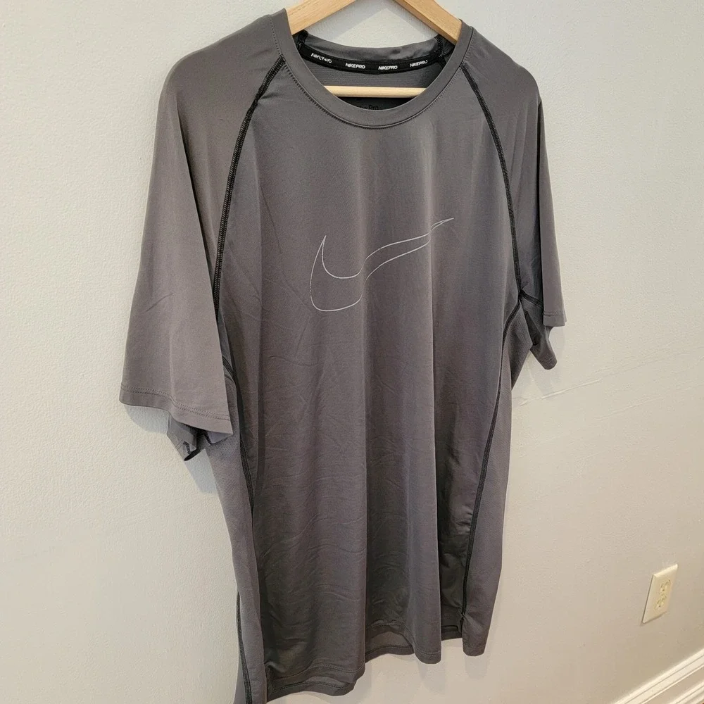 Nike Pro Dri Fit T Shirt Mens Size XL Gray Slim‎ Fit Center Swoosh Gym Workout